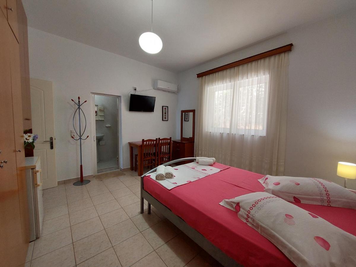 The Sun House Apartment Sarande Exterior photo